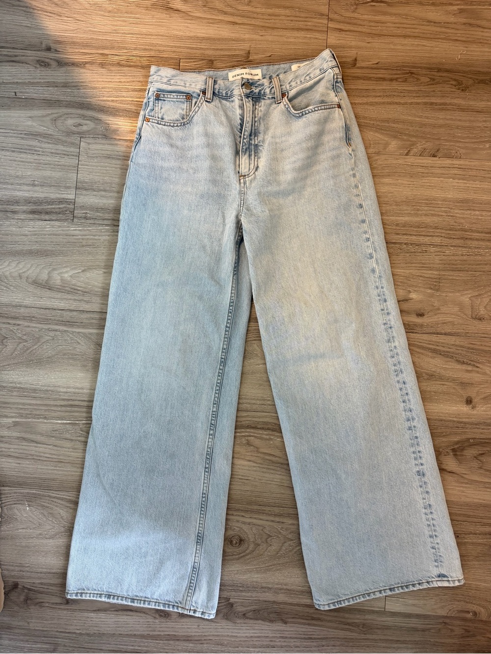 Light Wash Wide Leg Jeans - Denim Forum
